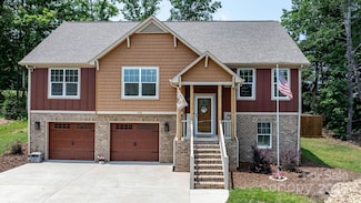 140 Maplewood Ct, Hudson, NC 28638
