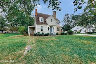 221 W Main St, Wallace, NC 28466