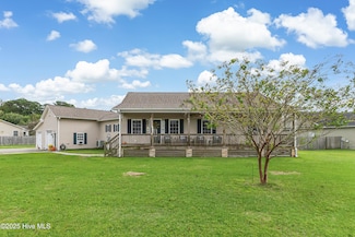 6325 Mallard Duck Ln, Southport, NC 28461