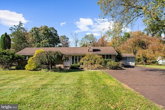 6 Lantern Ln, Lansdale, PA 19446