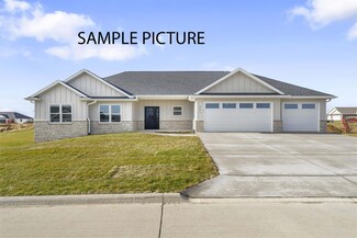 321 Wyatt Dr, Peosta, IA 52068