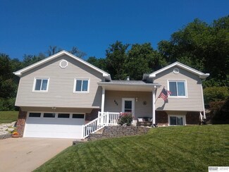620 Sunrise Ct, Plattsmouth, NE 68048