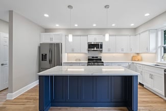 7 Edgewood St Unit A, Norwalk, CT 06854