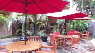 2425 Kuhio Ave Unit 305, Honolulu, HI 96815