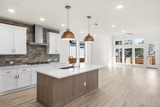 1174 Roger Hanks Pkwy, Dripping Springs, TX 78620