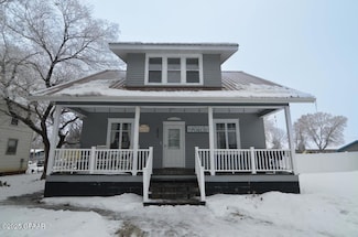 203 Boundary Rd E, Cavalier, ND 58220
