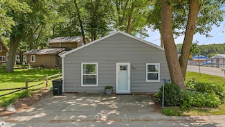 15257 Pascal St, Clear Lake, IA 50428