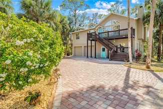 8711 Betty St, Port Richey, FL 34668