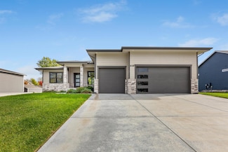 618 S Clear Creek St, Wichita, KS 67230