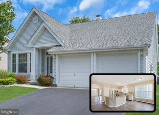 12 Fountain View Dr, Barnegat, NJ 08005