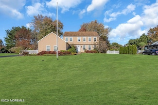 26 Wyncrest Ln, Tinton Falls, NJ 07753