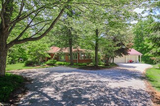 8416 Euclid Chardon Rd, Kirtland, OH 44094