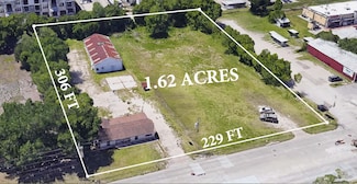 4823 N Main St, Baytown, TX 77521