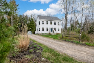 24 Spruce Brook Dr, Harpswell, ME 04079
