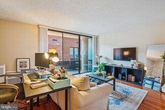 2141 P St NW Unit 605, Washington, DC 20037