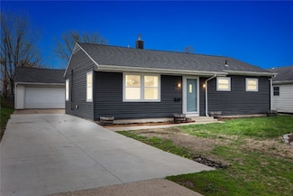 1121 25th St, Marion, IA 52302