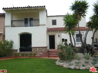 424 S Roxbury Dr Unit Upper, Beverly Hills, CA 90212