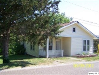 1285 Union St, Barry, IL 62312
