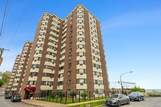 7337 S South Shore Dr Unit 712, Chicago, IL 60649