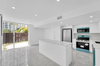 2318 NE 7th St Unit 34, Hallandale Beach, FL 33009