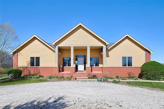 32869 Hideaway Ln, Adel, IA 50003