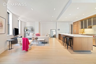 100 Barclay St Unit 13K, New York, NY 10007