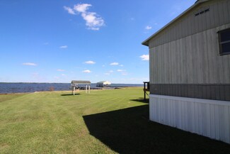 671 Down Shore Rd, Blounts Creek, NC 27814