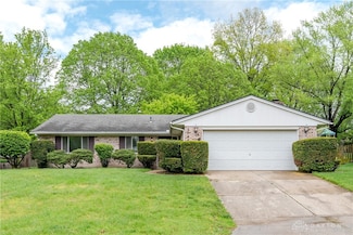 3146 Sandywood Dr, Dayton, OH 45440