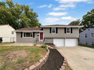 7812 NE 56th St, Kansas City, MO 64119