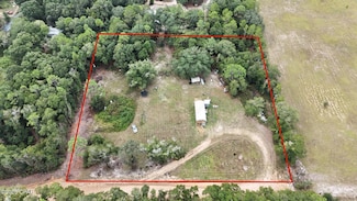 3053 Caroline Dr, Chipley, FL 32428