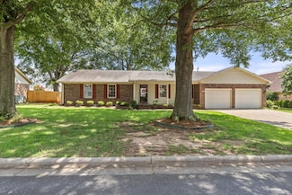 2218 Marietta Ave, Muscle Shoals, AL 35661