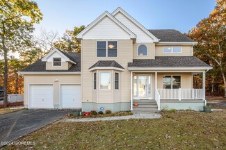 5 5th St, Barnegat, NJ 08005