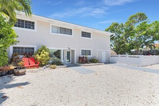 916 Red Bird Rd, Key Largo, FL 33037