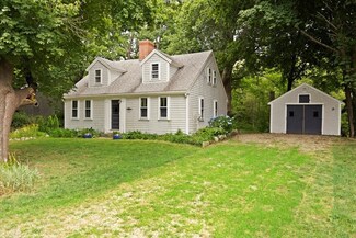 217 County Rd, Buzzards Bay, MA 02532