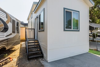 5878 Garlic Farm Dr Unit 132, Gilroy, CA 95020