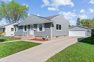 1997 Worcester Ave, Saint Paul, MN 55116