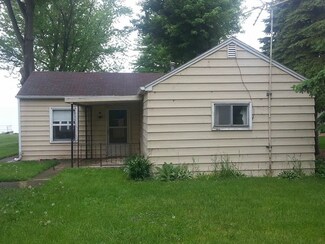 N5703 Rockland Beach Rd, Hilbert, WI 54129