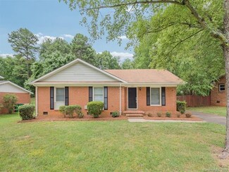 6907 Glenmoor Dr, Charlotte, NC 28214
