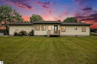 1520 Kuehn Rd, Sterling, MI 48659