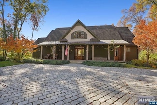 17 Quaker Church Rd, Green Township, NJ 07821