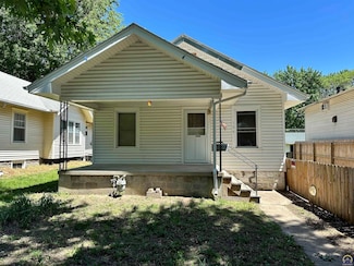 104 NW Kendall Ave, Topeka, KS 66606