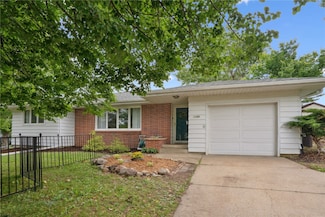 1104 Olive St, Cedar Falls, IA 50613