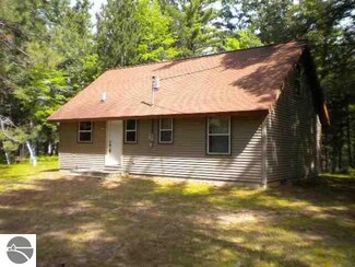 5106 N Crofton Rd, Kalkaska, MI 49646