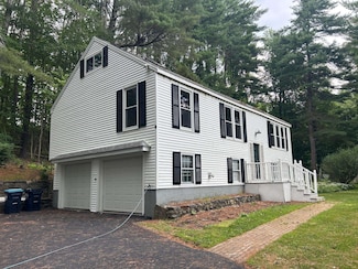32 Muddy Pond Rd, Kensington, NH 03833