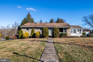 17 King St, Douglassville, PA 19518