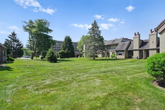 85 Viscount Dr Unit 2E, Milford, CT 06460