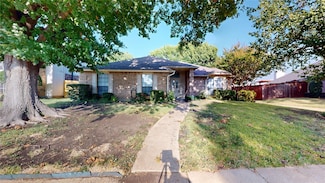 2842 Kingswood Dr, Garland, TX 75040