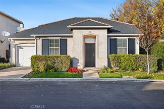 703 W Bordeaux Ln, Clovis, CA 93619
