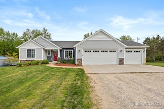581 Cumings Ct NW, Sparta, MI 49345