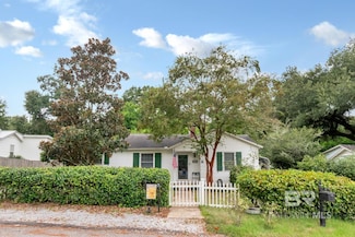 33 Lancaster Rd, Mobile, AL 36608